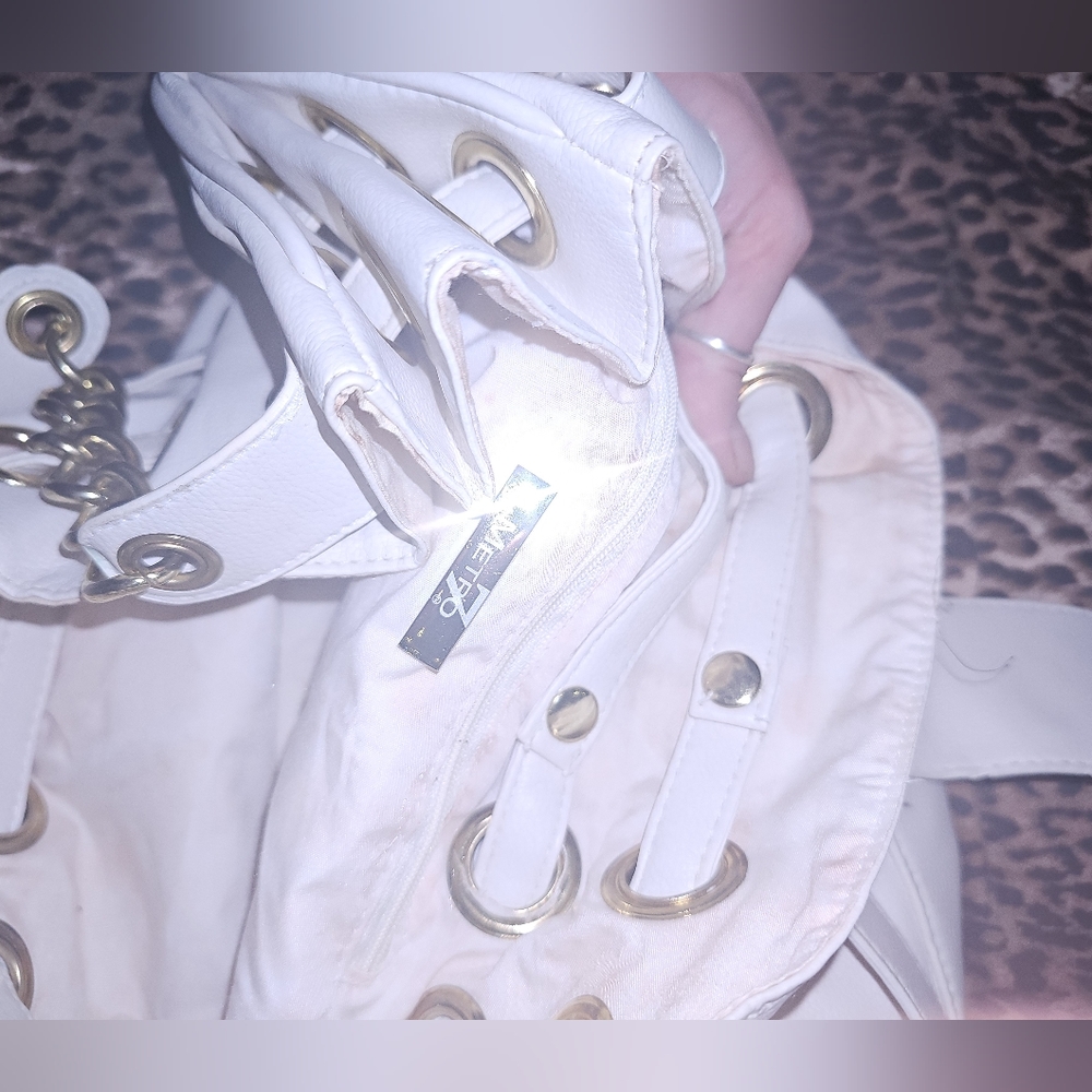 Purse - Picture 4 of 4